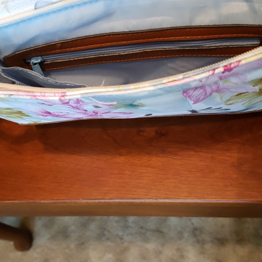 Purse - Picture 3 of 3